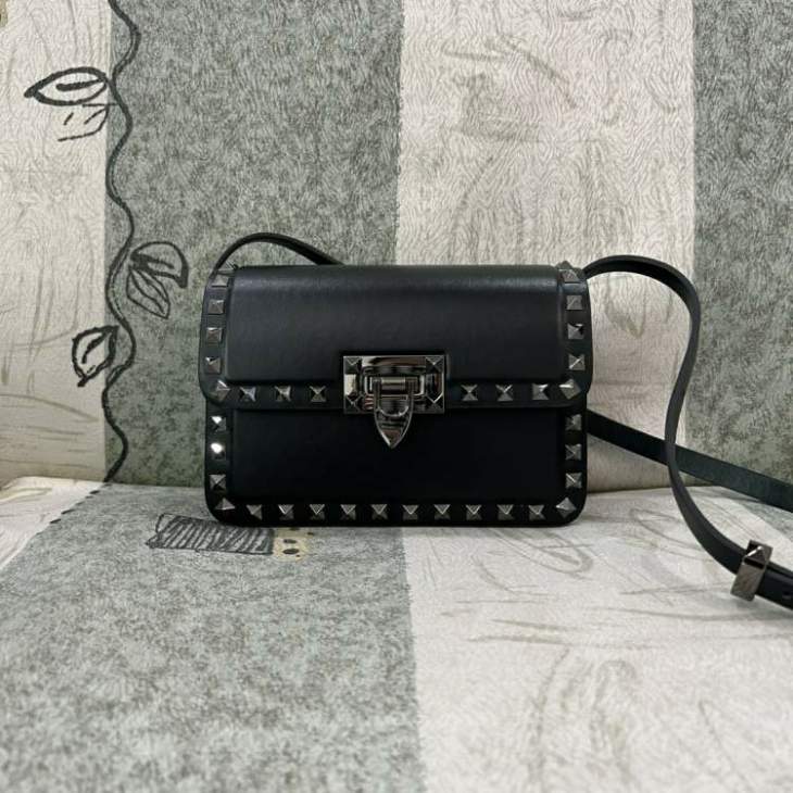 Picture of Valentino Handbags _SKUfw140700838fw